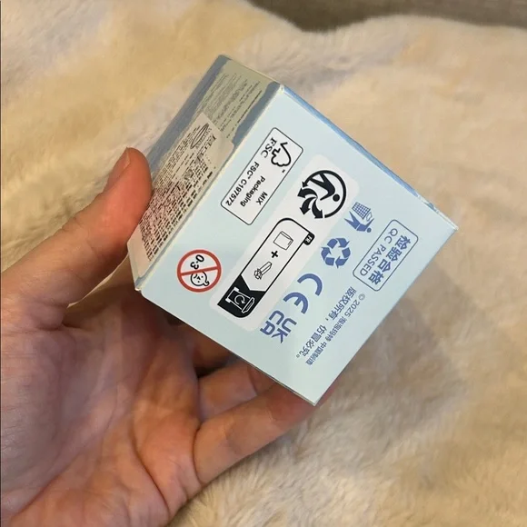 pop mart pin for love labubu - U - Picture 8 of 8